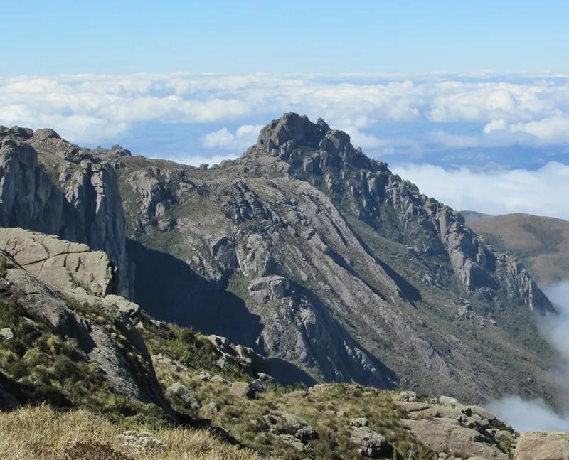 PICO DAS AGULHAS NEGRAS 5 MAIOR MONTANHA DO BRASIL 